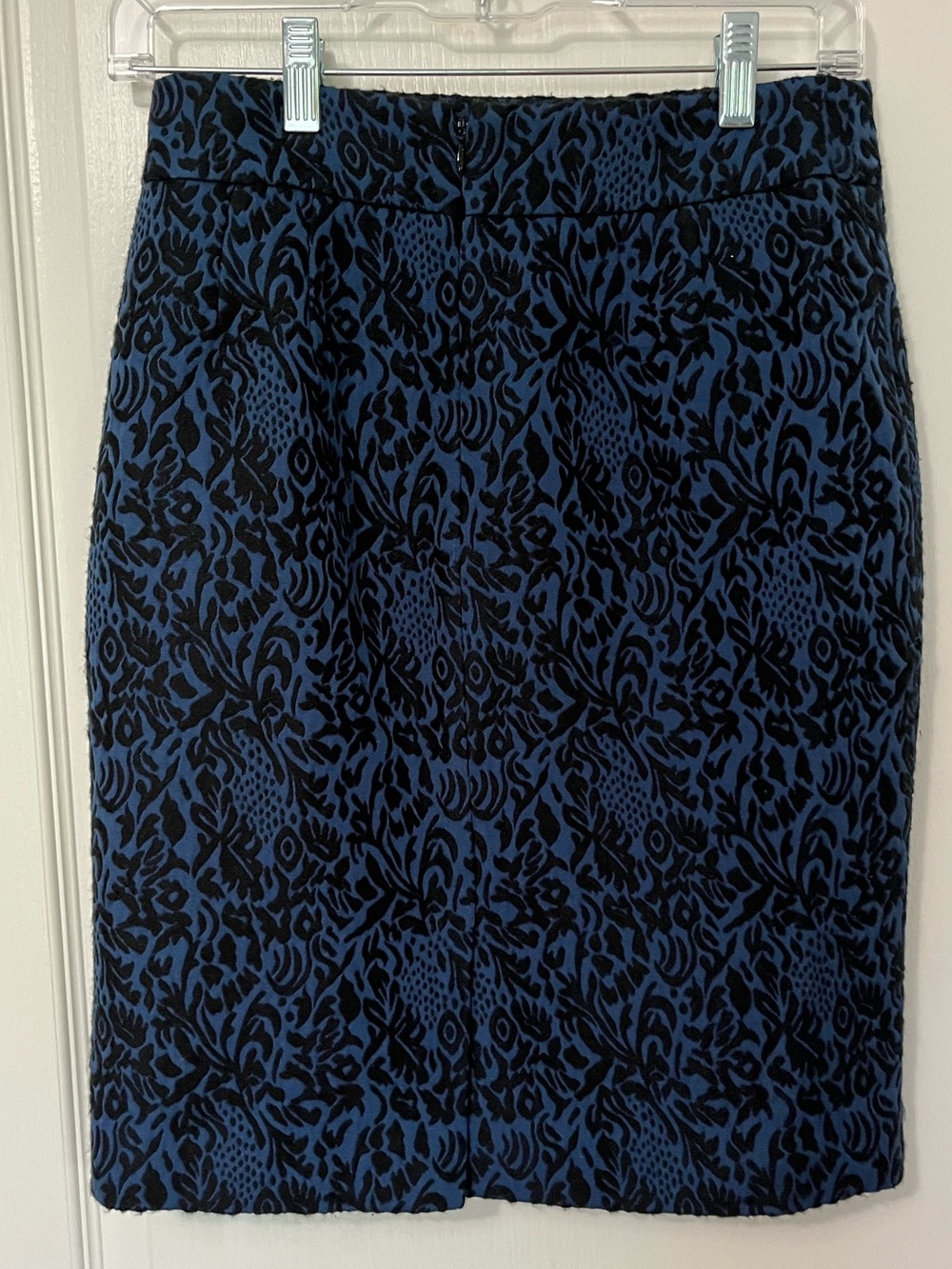 Ann Taylor Blue and Black Patterned Pencil Skirt